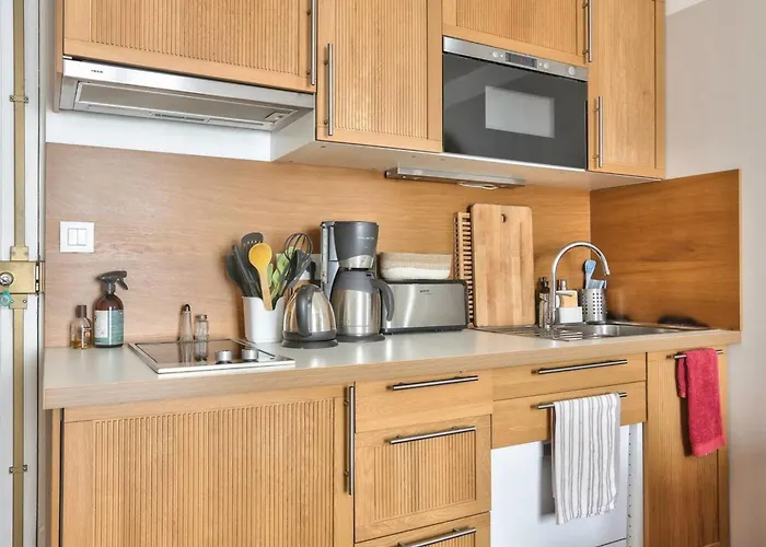 Modern Renovated Cozy And Quiet شقة